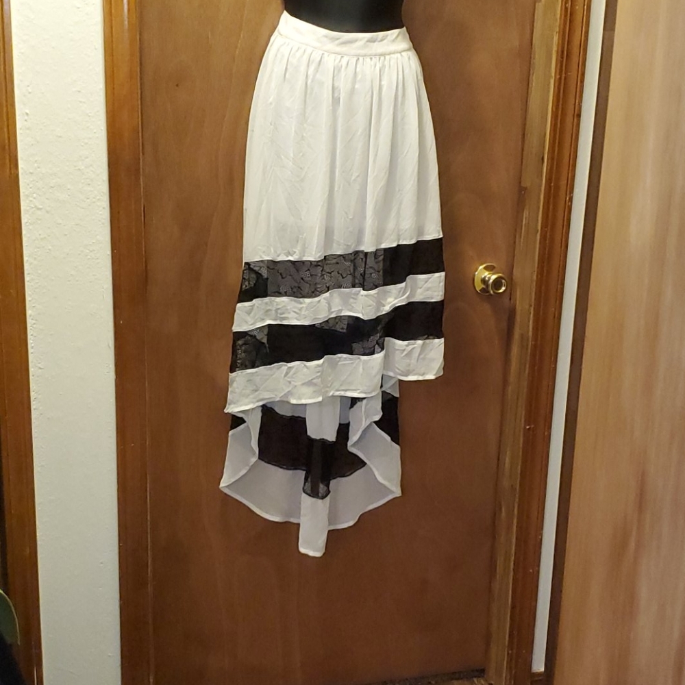 Xtaren white with black lace hi-low skirt